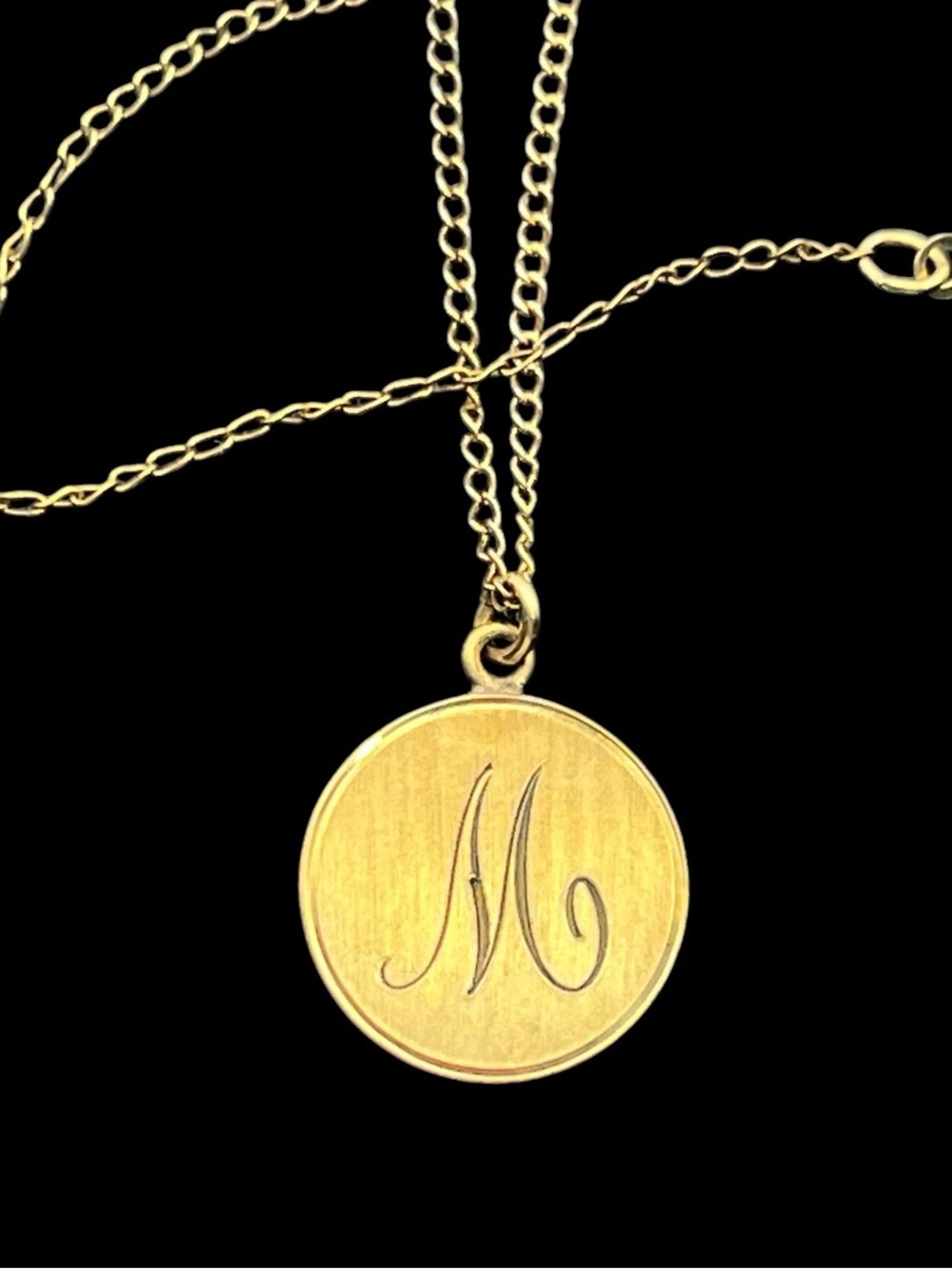 Anson 12k gold filled “M” engraved letter round pendant chain necklace vintage